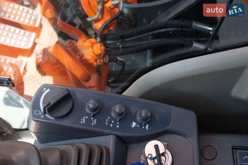 Гусеничный экскаватор Hitachi ZX 2008 в Житомире фото 23 Гусеничный экскаватор Hitachi ZX 2008 в Житомире