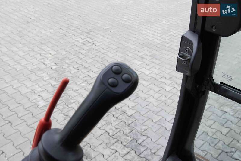 Гусеничный экскаватор Hitachi ZX 2021 в Житомире