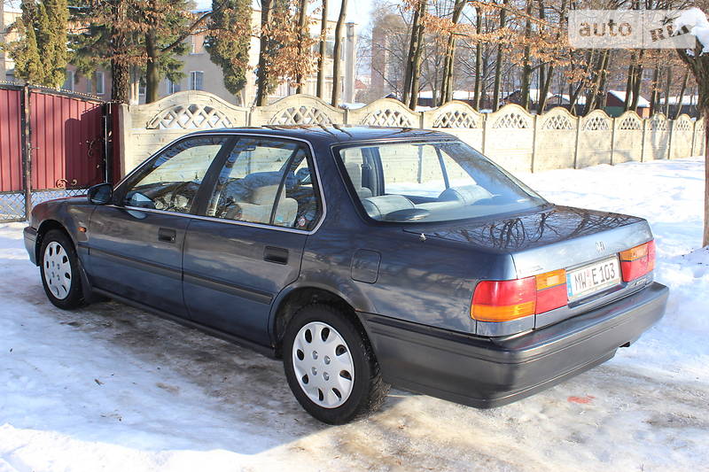 Седан Honda Accord 1990 в Сваляве