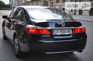 Седан Honda Accord 2013 в Чернівцях