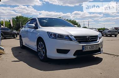 Седан Honda Accord 2015 в Полтаве