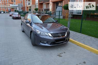 Седан Honda Accord 2013 в Черновцах