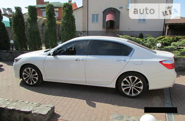 Седан Honda Accord 2015 в Хмельницькому