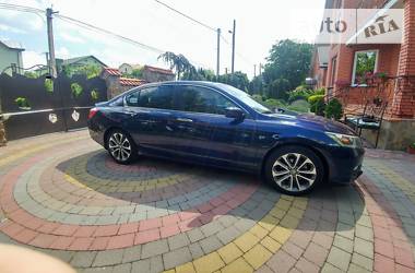 Седан Honda Accord 2015 в Ровно