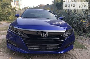 Седан Honda Accord 2018 в Киеве