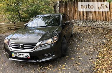 Седан Honda Accord 2014 в Днепре