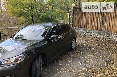 Седан Honda Accord 2014 в Днепре