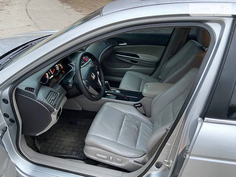 Седан Honda Accord 2009 в Києві