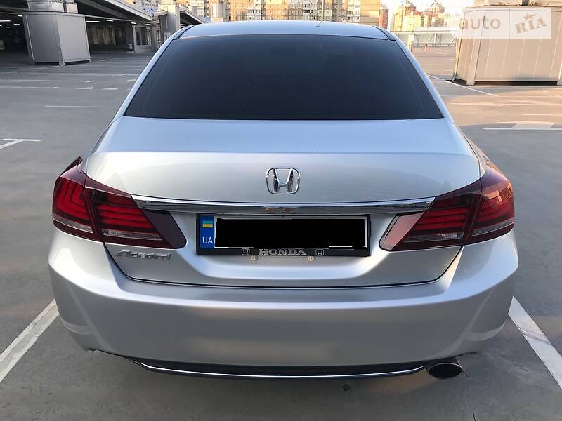 Седан Honda Accord 2013 в Києві
