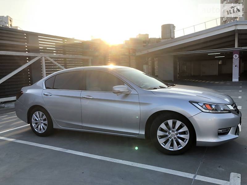 Седан Honda Accord 2013 в Києві