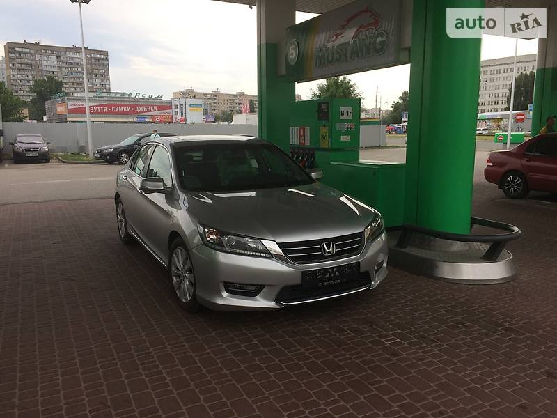 Седан Honda Accord 2013 в Києві
