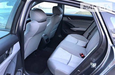 Седан Honda Accord 2018 в 