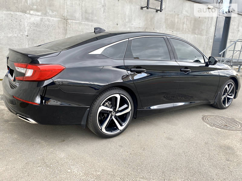 Седан Honda Accord 2018 в Києві