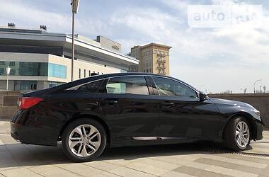 Седан Honda Accord 2019 в 