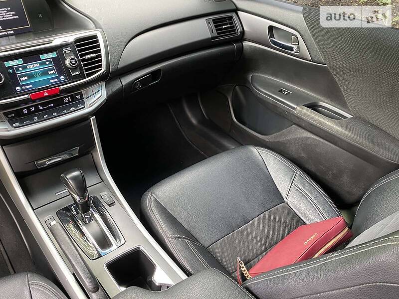 Седан Honda Accord 2013 в Києві