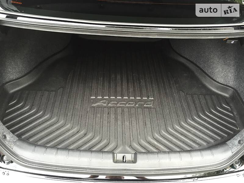 Седан Honda Accord 2013 в Житомирі