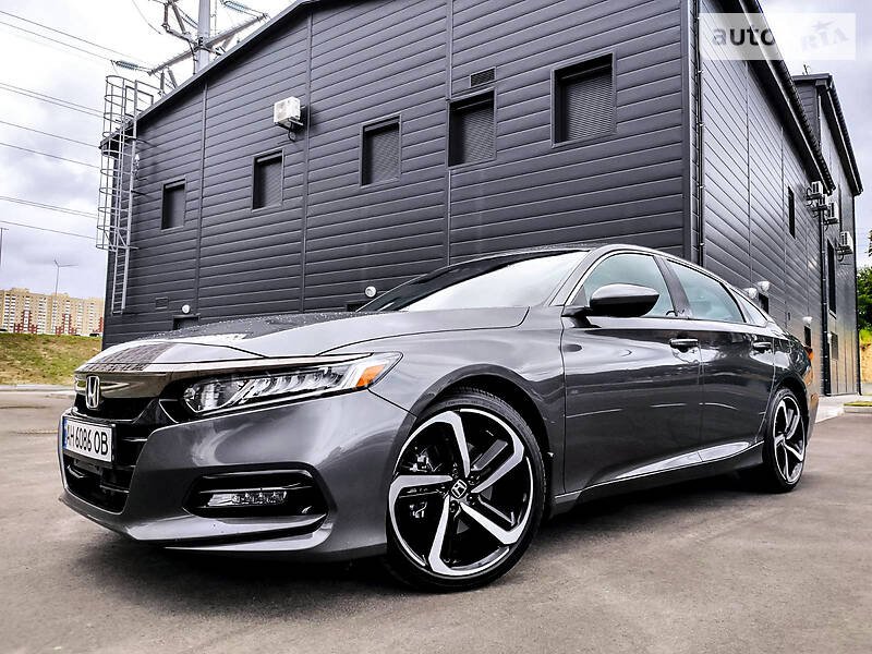 Седан Honda Accord 2019 в Киеве