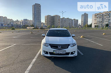 Седан Honda Accord 2010 в Києві