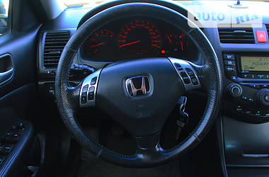 Седан Honda Accord 2004 в Киеве