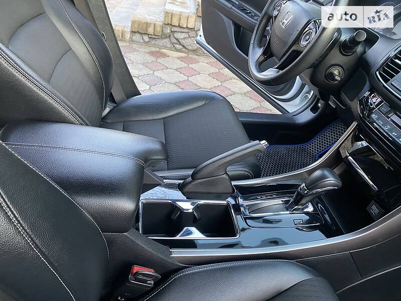 Седан Honda Accord 2017 в Днепре