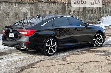 Седан Honda Accord 2018 в 