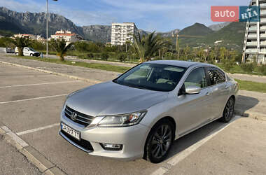 Седан Honda Accord 2013 в Черкассах