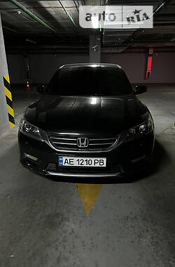 Седан Honda Accord 2014 в Киеве