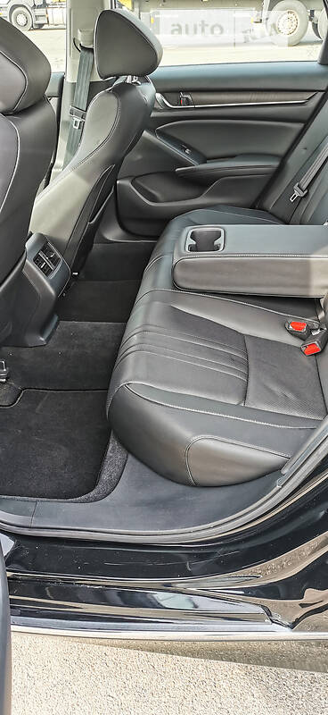 Седан Honda Accord 2019 в Киеве