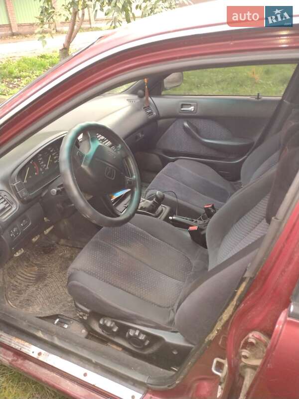 Седан Honda Accord 1996 в Борзне