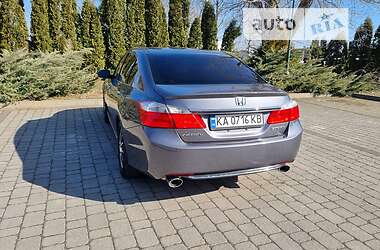 Седан Honda Accord 2015 в Києві