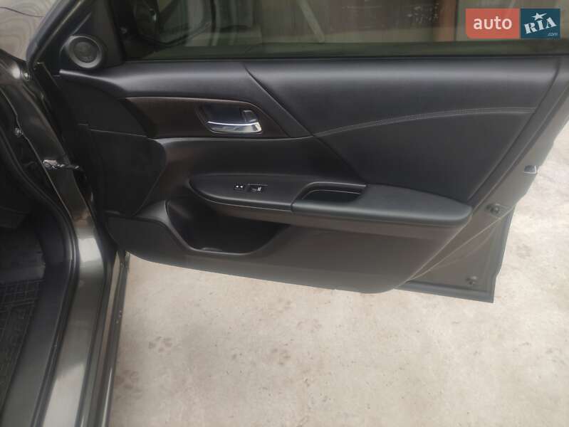 Седан Honda Accord 2014 в Новомосковске