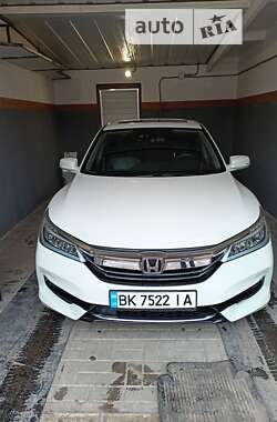 Седан Honda Accord 2016 в Києві