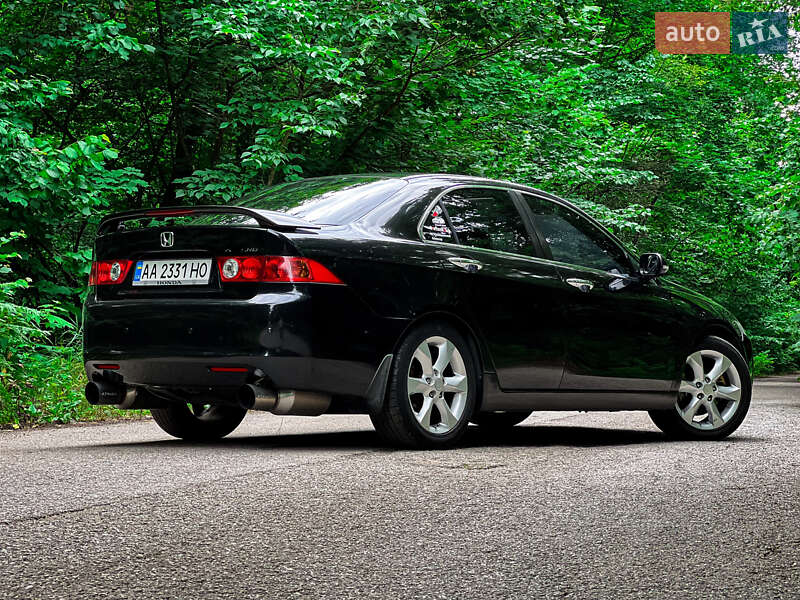 Седан Honda Accord 2004 в Киеве