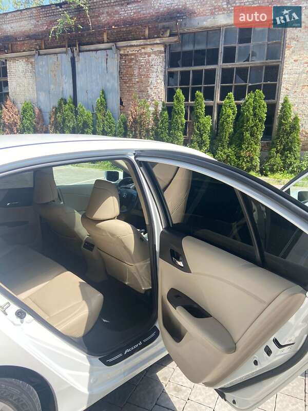 Седан Honda Accord 2014 в Шептицькому