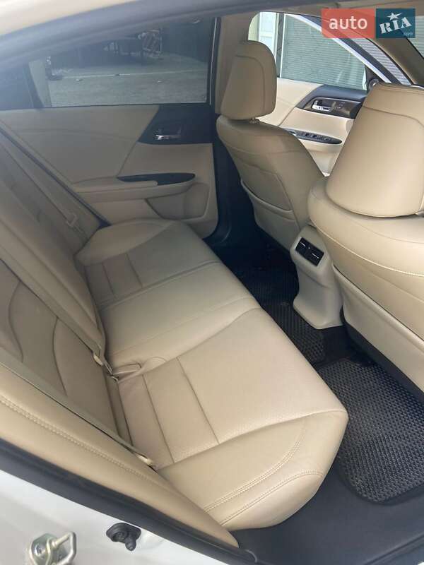 Седан Honda Accord 2014 в Шептицькому