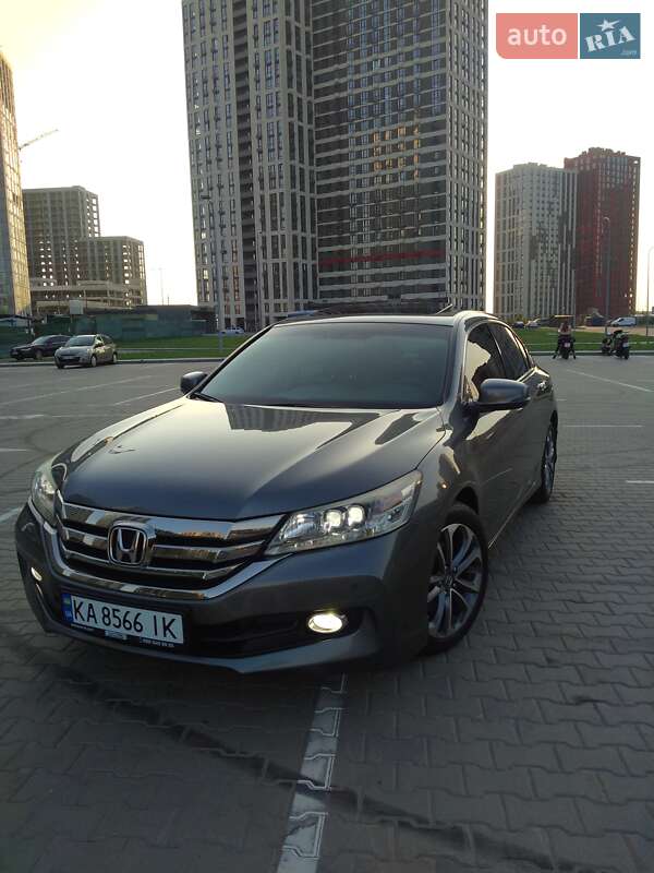 Седан Honda Accord 2014 в Киеве