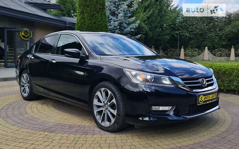 Седан Honda Accord 2015 в Львові