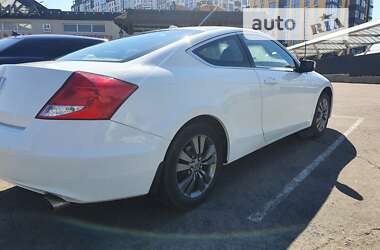 Купе Honda Accord 2010 в 