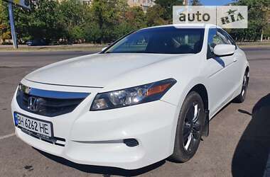 Купе Honda Accord 2010 в 