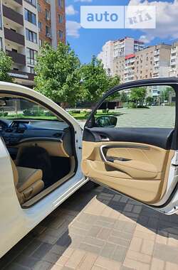 Купе Honda Accord 2010 в 