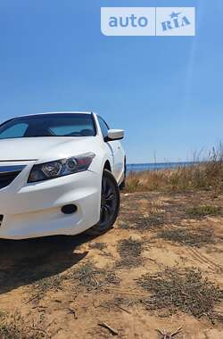 Купе Honda Accord 2010 в 
