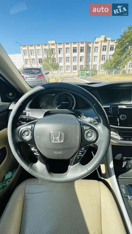 Седан Honda Accord 2014 в Києві