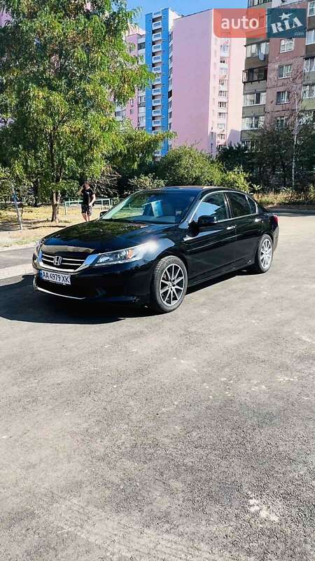 Седан Honda Accord 2014 в Києві