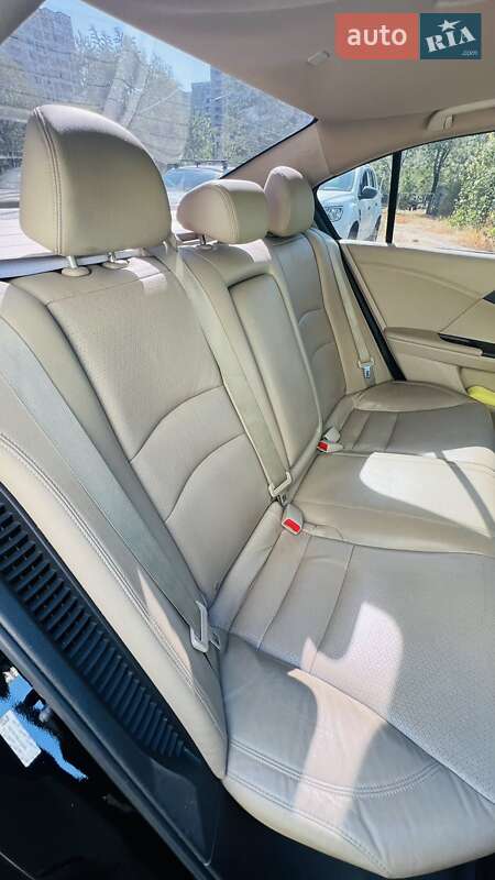 Седан Honda Accord 2014 в Києві