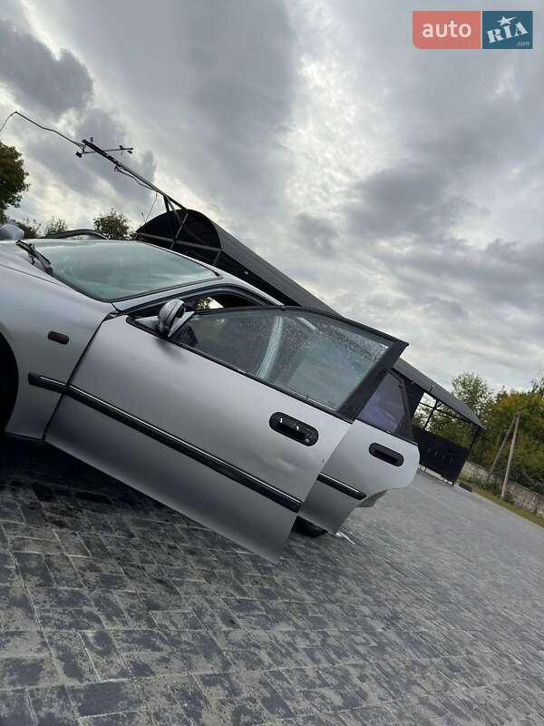 Седан Honda Accord 1995 в Кореці