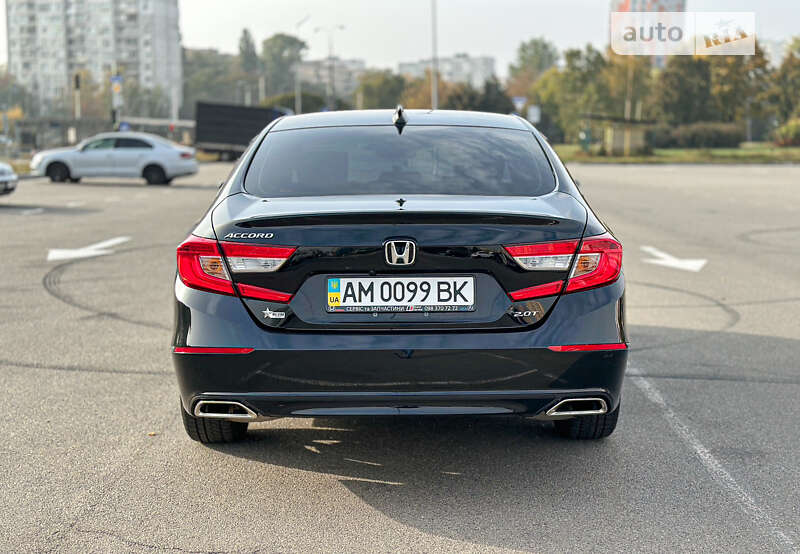 Седан Honda Accord 2019 в Киеве