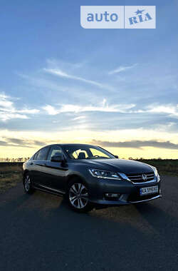 Седан Honda Accord 2013 в Киеве