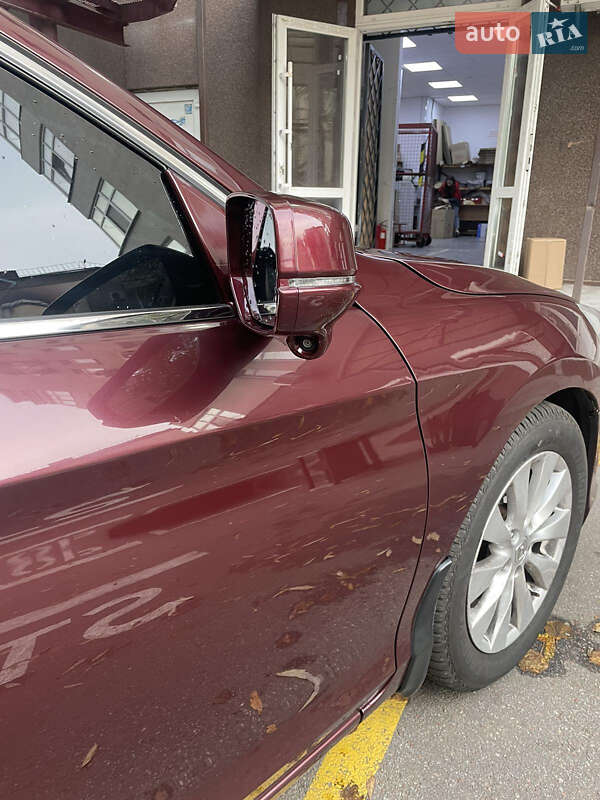 Седан Honda Accord 2013 в Києві