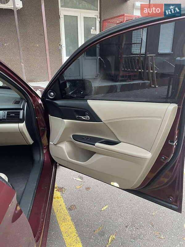 Седан Honda Accord 2013 в Києві