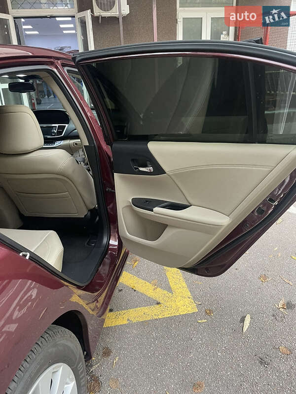 Седан Honda Accord 2013 в Києві